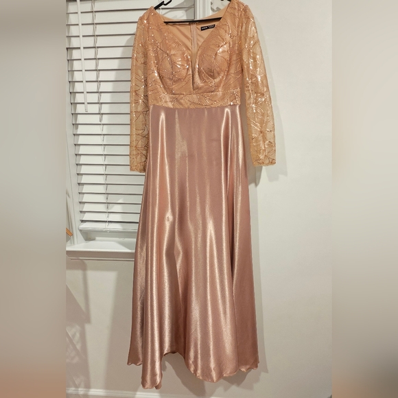 SHEIN Dresses & Skirts - Elegant Gold and Cream Women's Dress - SIZE L - PARTY WEAR MAXI